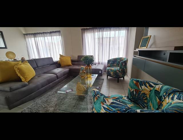 3 BEDROOM FREEHOLD FOR SALE IN WATERKLOOF HILL ESTATE